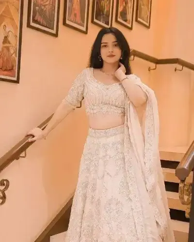 Escort Khambhalia